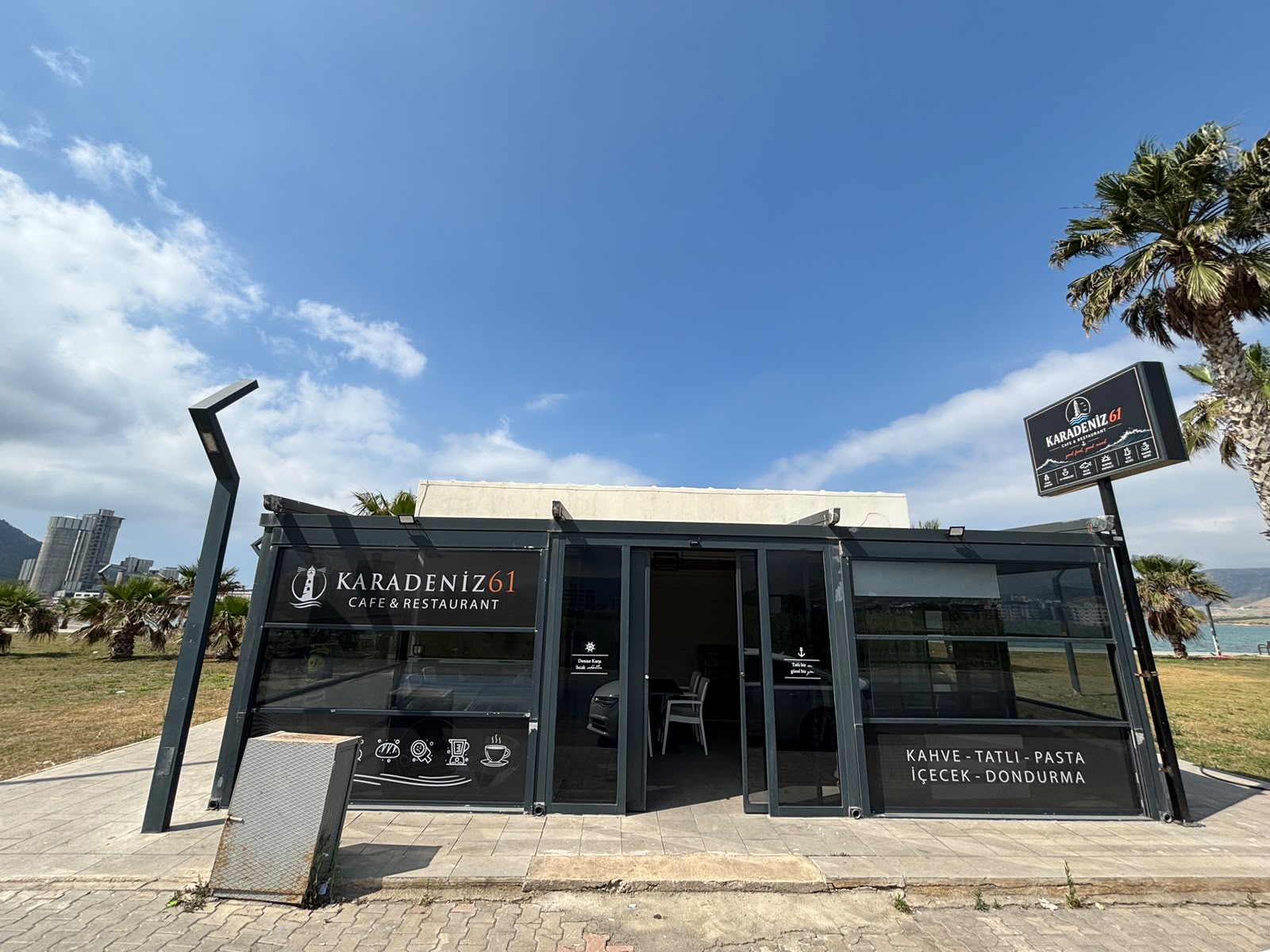 Karadeniz 61 Restaurant & Cafe